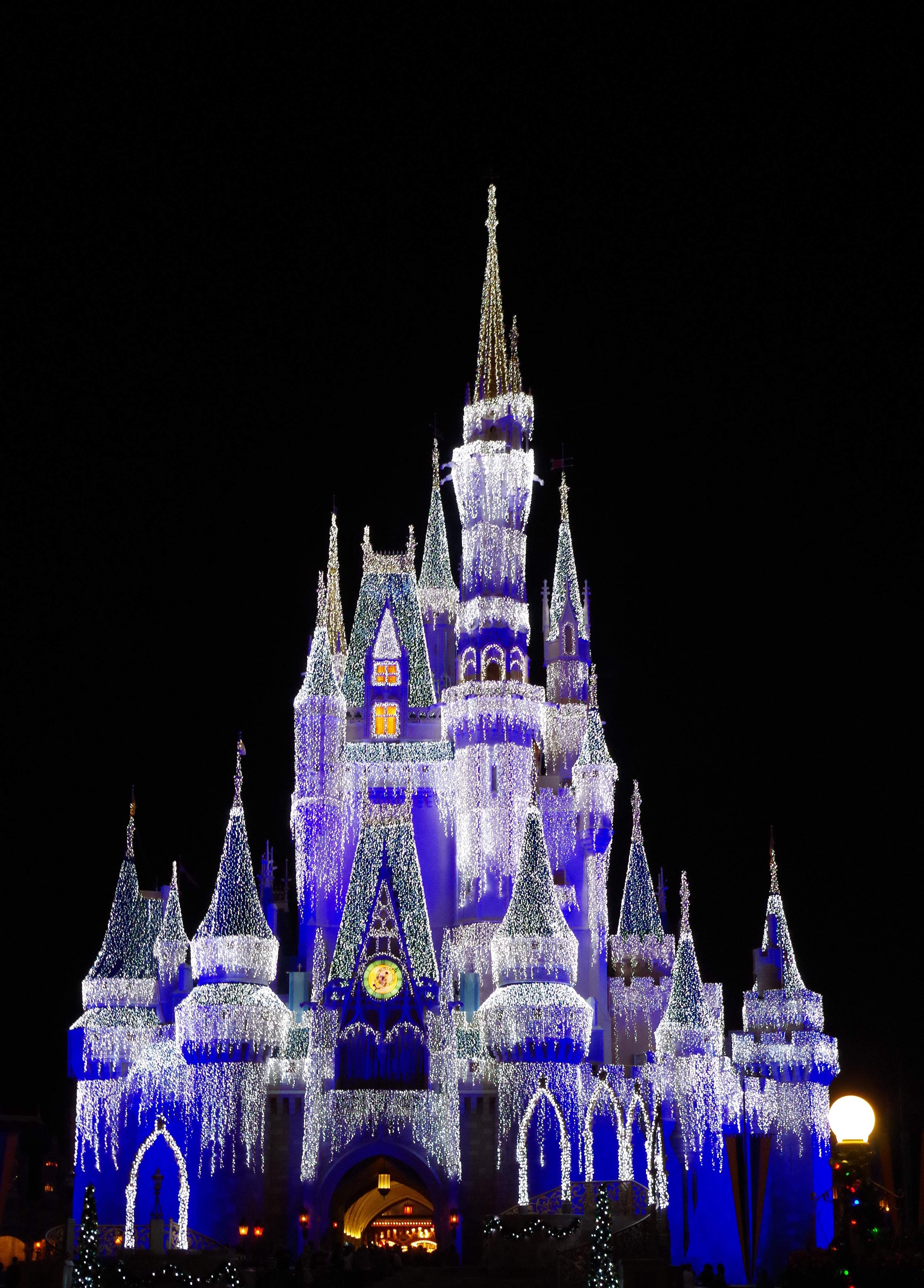 Magic Kingdom Cinderella Castle Night Glow 1 By Arii Suzuki On
