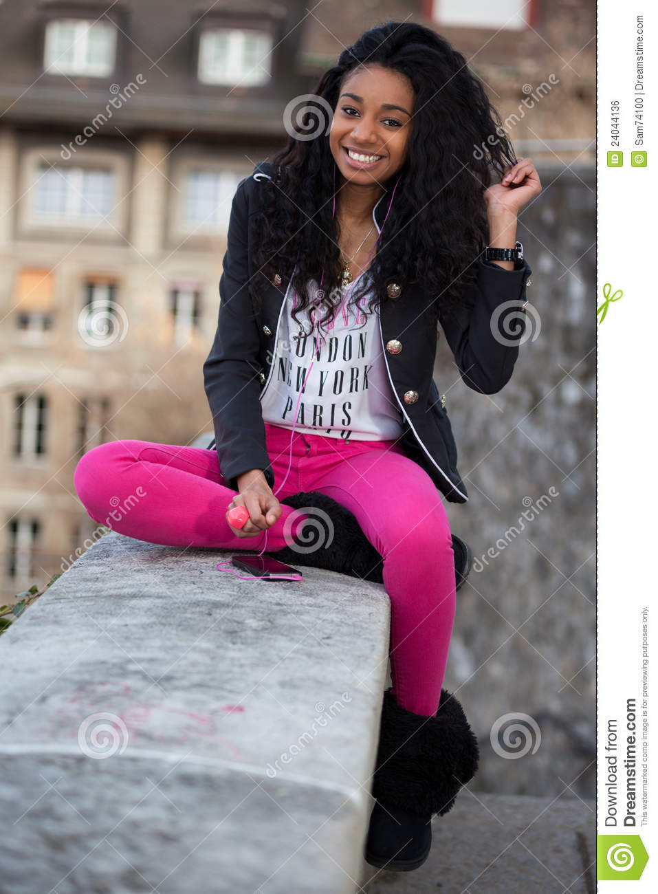 African American Teenage Girl Listening Music Royalty Free Stock Image