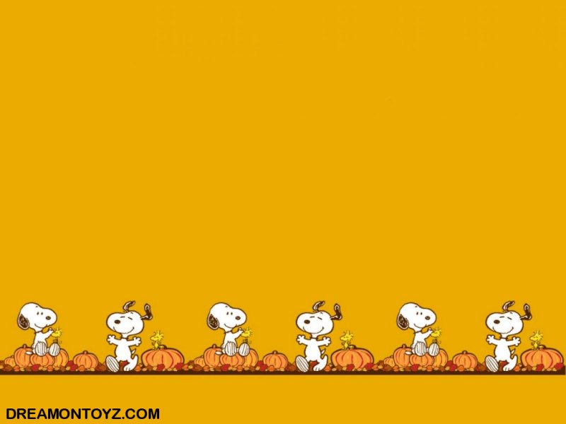 Free Cartoon Graphics   Pics   Gifs   Photographs  Snoopy Autumn