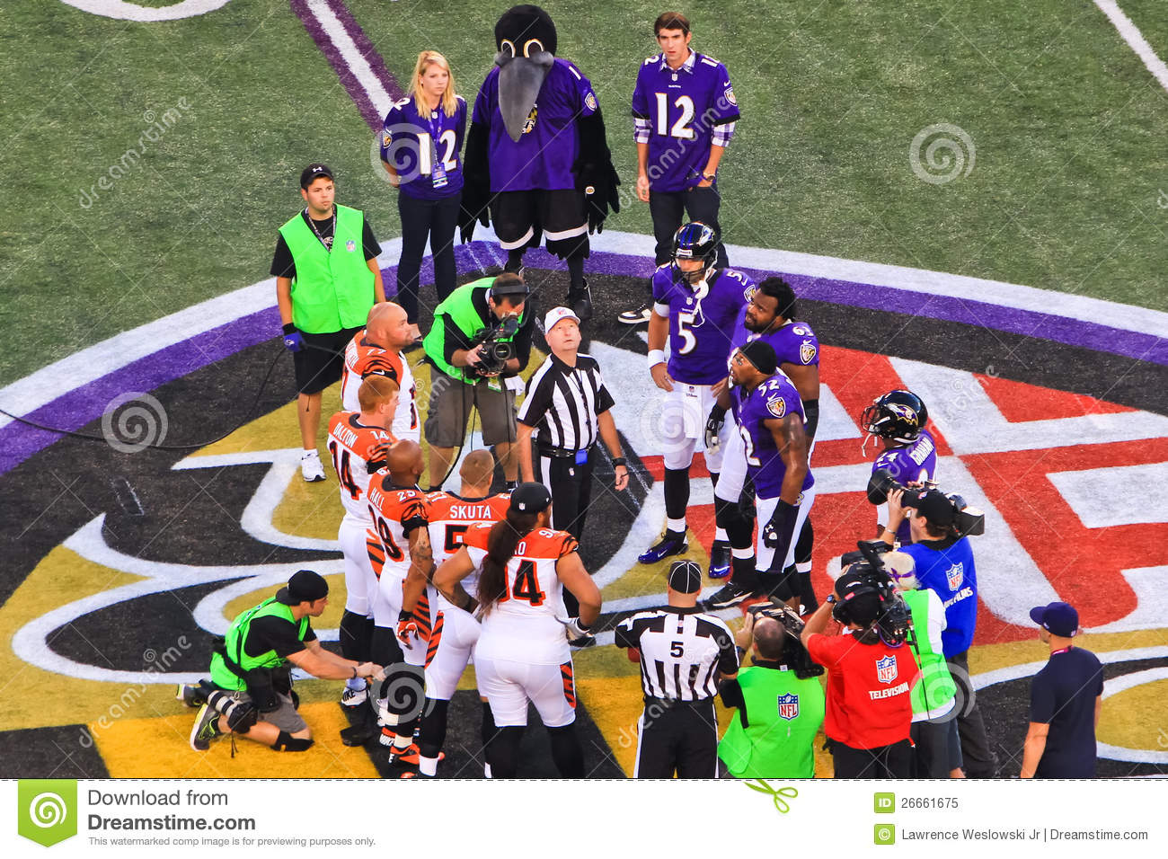 Nfl Monday Night Football Coin Toss Editorial Image   Image  26661675
