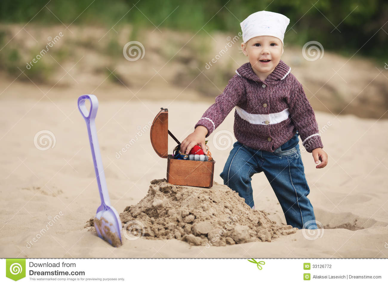 Little Girl Hunting For Treasure Stock Photography   Image  33126772