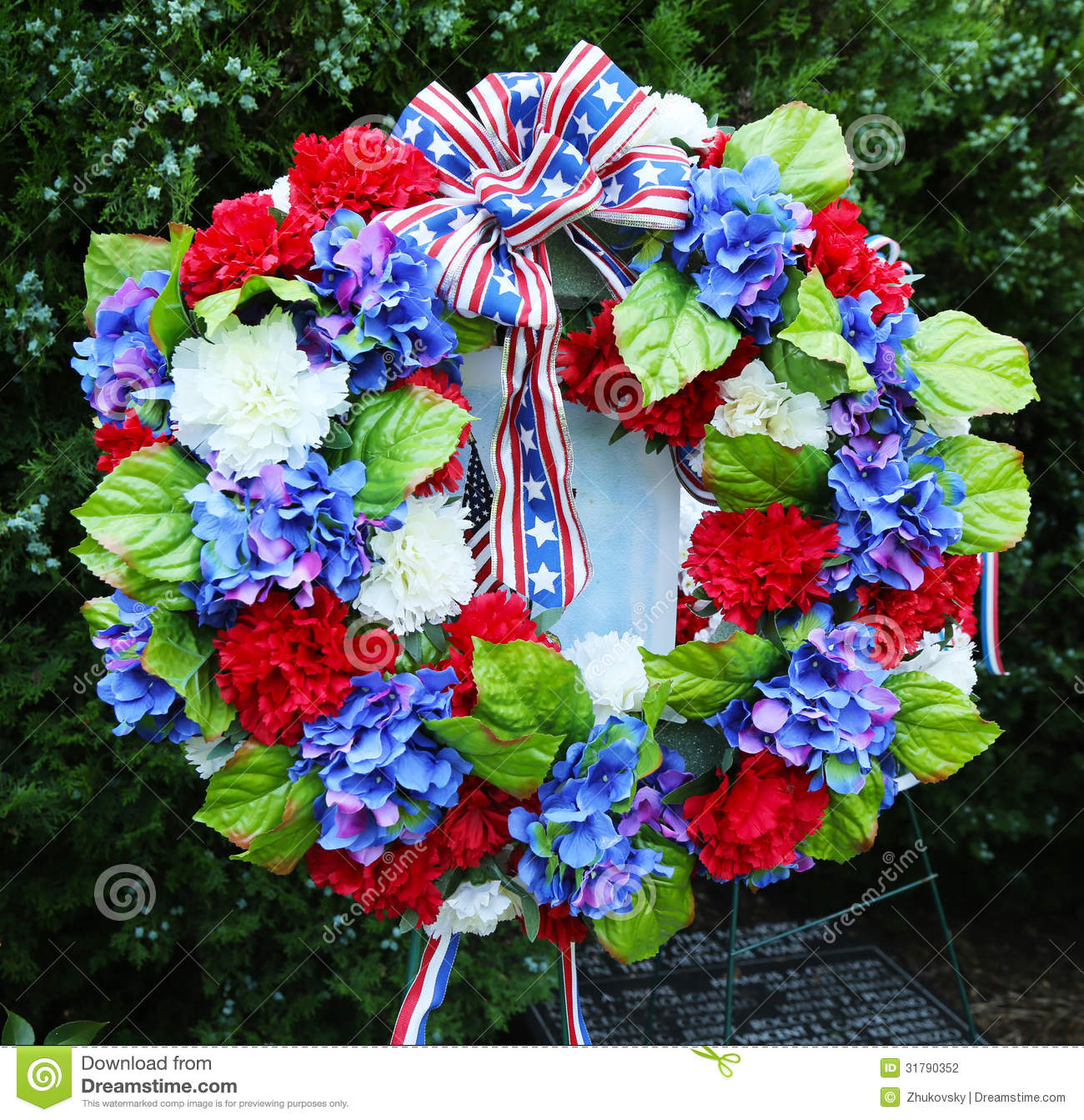 Memorial Day Wreath Of Flowers Stock Photography   Image  31790352
