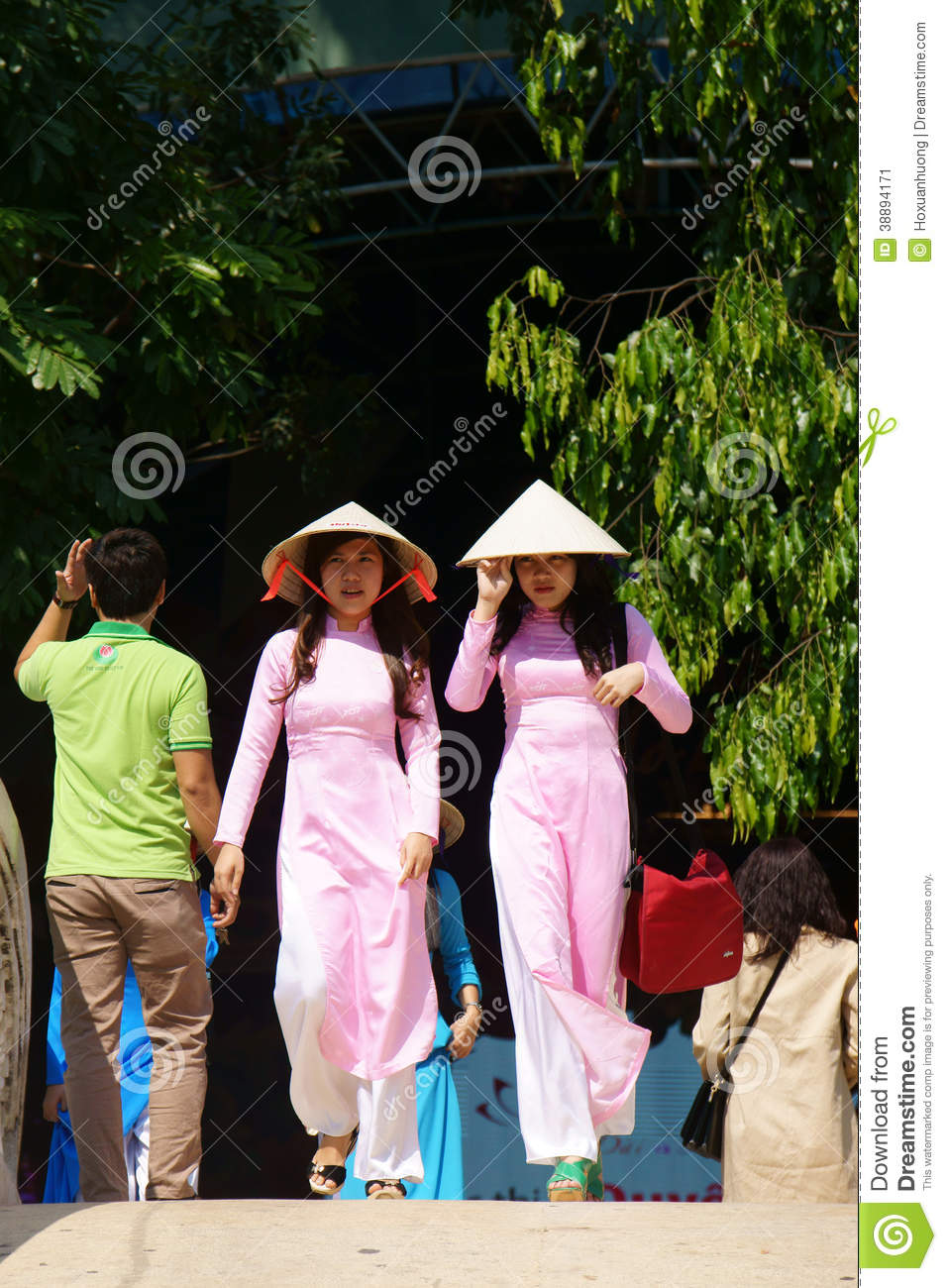Vietnamese Young Girl In Traditional Dress Editorial Photo   Image    