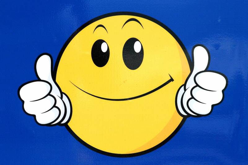 Smiley Face Clip Art Thumbs Up Thumbs Up Smiley Face 800x533 Jpg