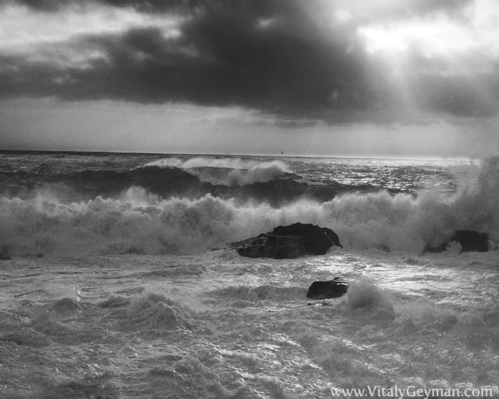 Black And White Prints Screen Saver 1 1 0  Stormy Ocean As Black And    