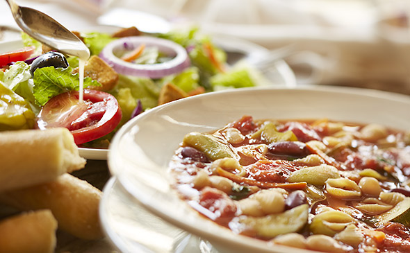     Salad   Breadsticks Lunch At Olive Garden Italian Restaurants Today