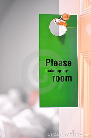 Doorknob Label With The Words  Please Make Up My Room  On It