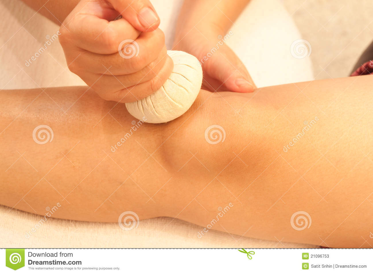 Reflexology Knee Massage By Ball Herbal Spa Knee Treatmentthailand