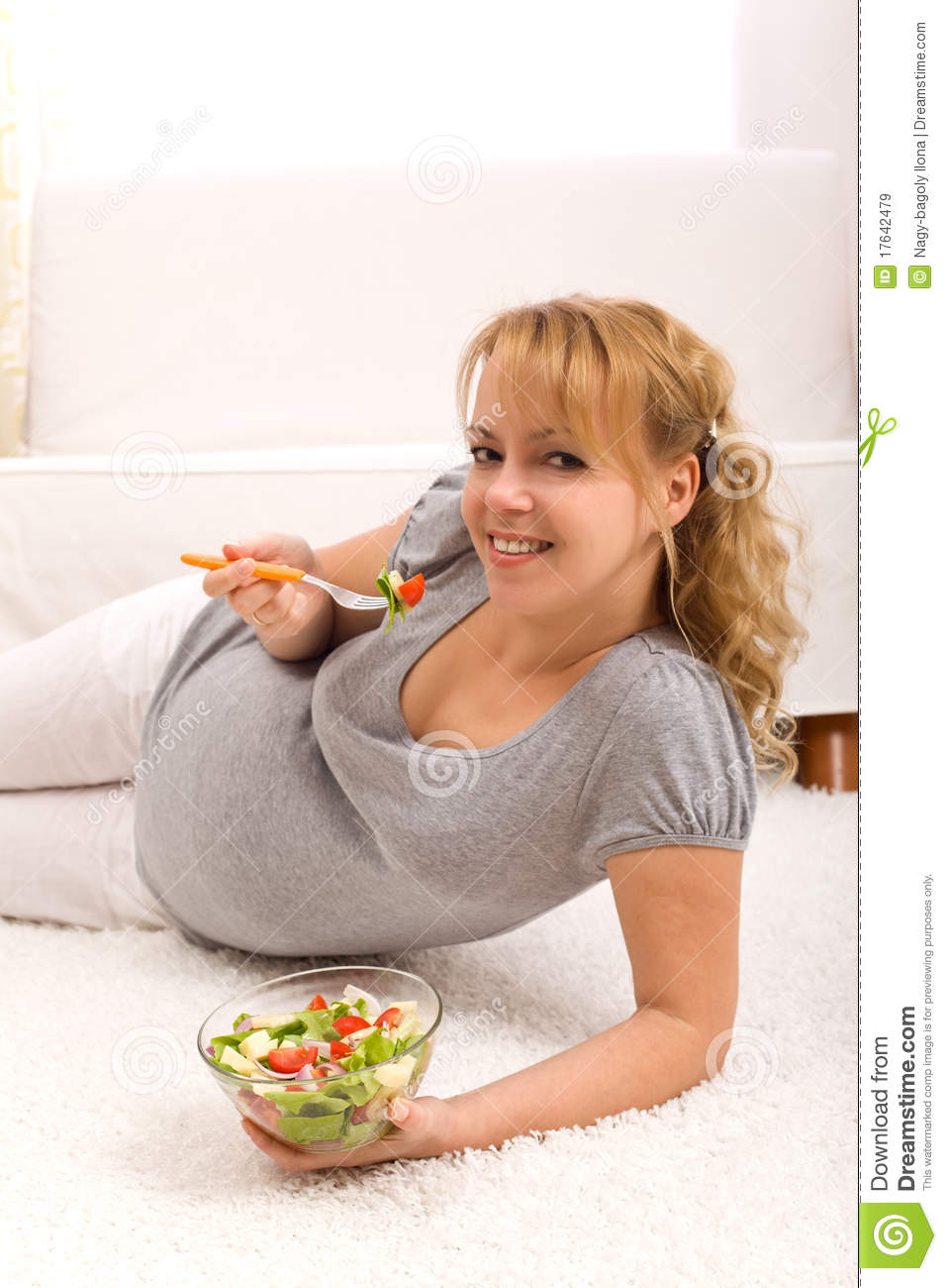 Beautiful Pregnant Woman Eating Fresh Salad Royalty Free Stock Images