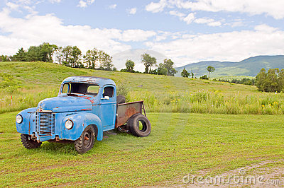 Old Junk Farm Truck In A Rural Country Field  Vermont  Usa