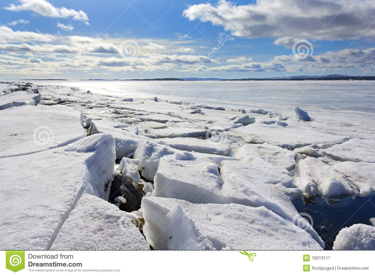 Broken Ice Royalty Free Stock Photography   Image  19313117