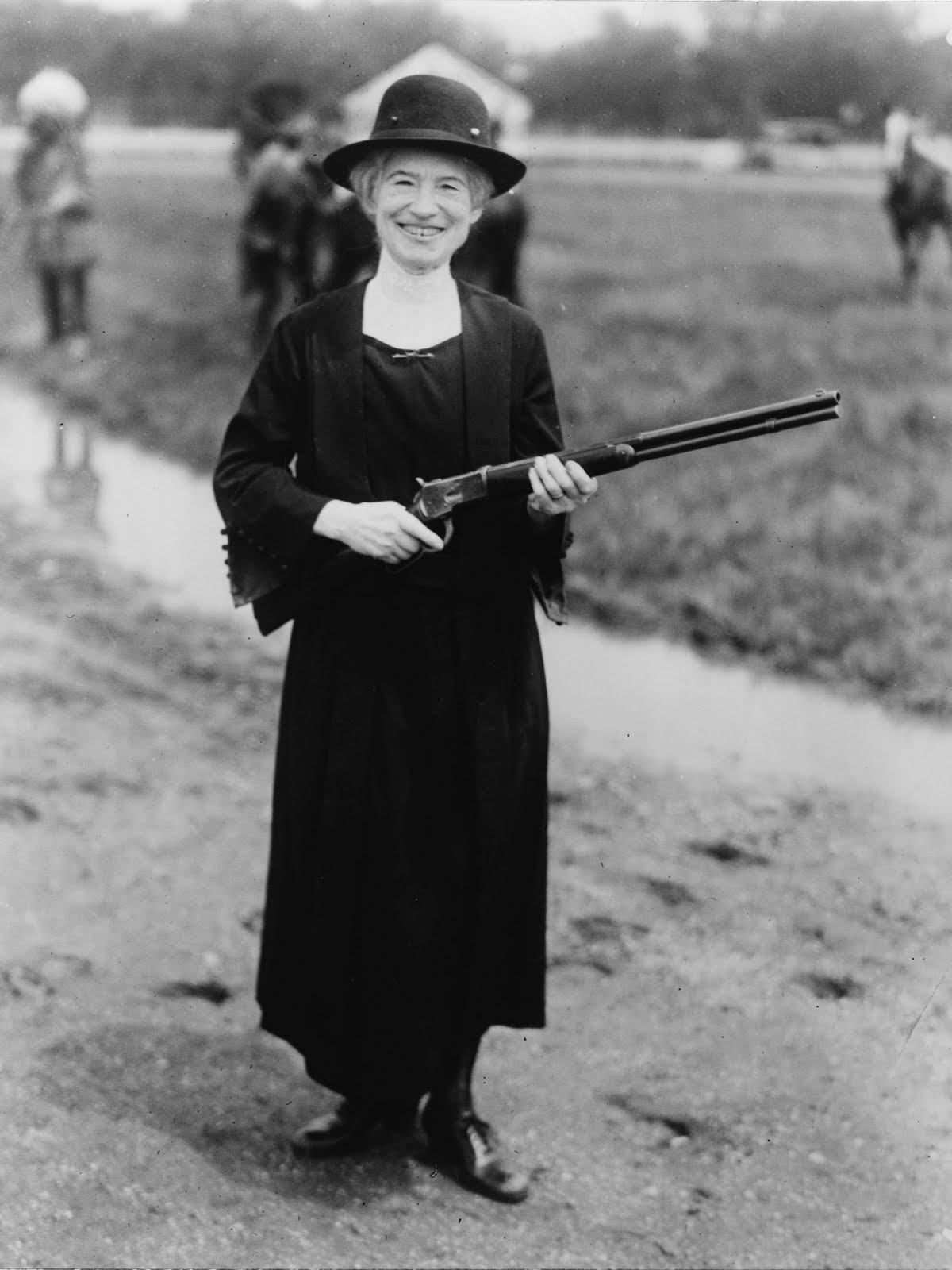 Annie Oakley With A Gun Buffalo Bill Gave Her 1922