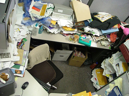 Pictures Of Unimaginably Messy Offices  With Psychological Profiling    