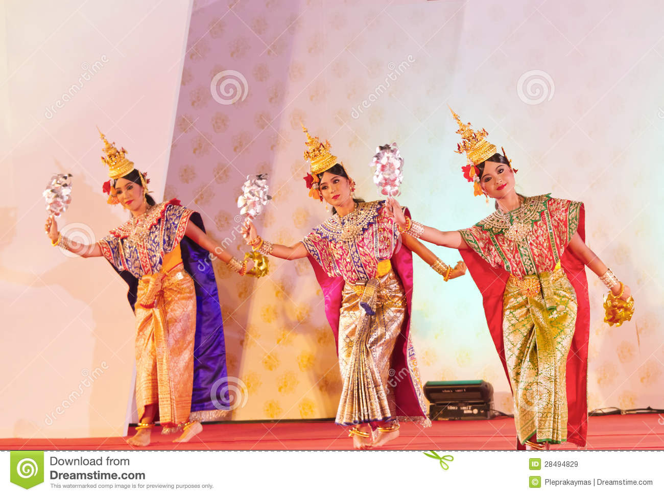 Thailand   January 15  Thai Traditional Dress  Actors Performs Thai
