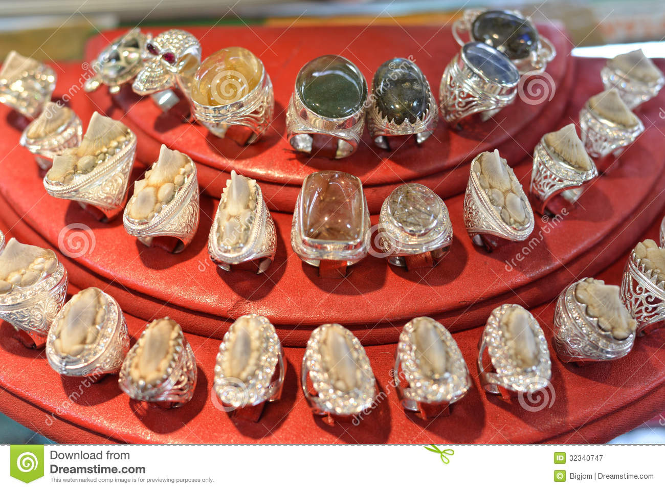 Jewelry Shop Royalty Free Stock Photography   Image  32340747