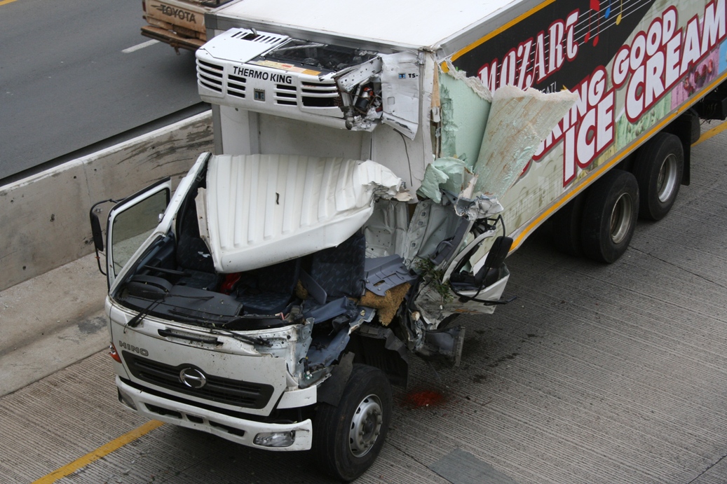 Clipart Of Gopinath Munde Car Prone Photos  Truck Accidents Accident