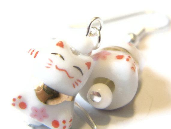 Tiny Cat Earrings    Beaded Kawaii Earrings