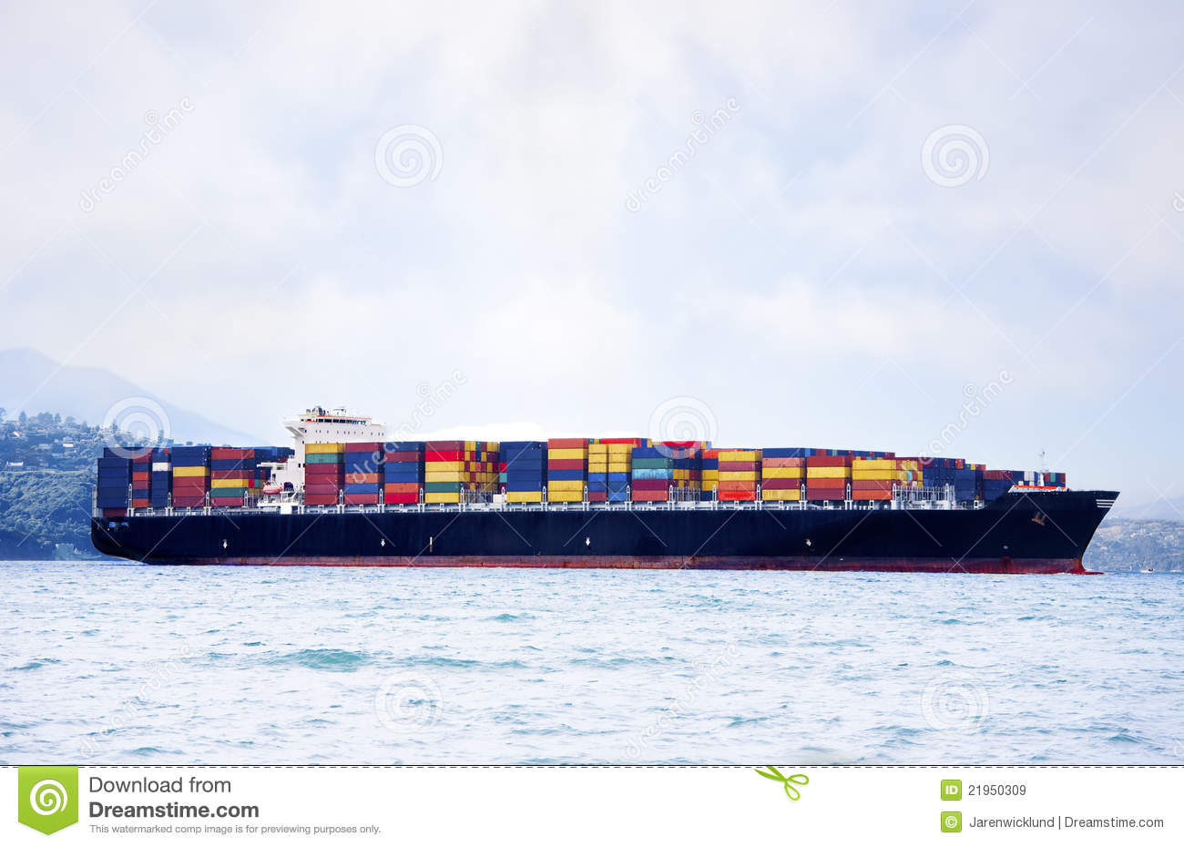 Large Cargo Ship Carrying Shipping Containers Royalty Free Stock