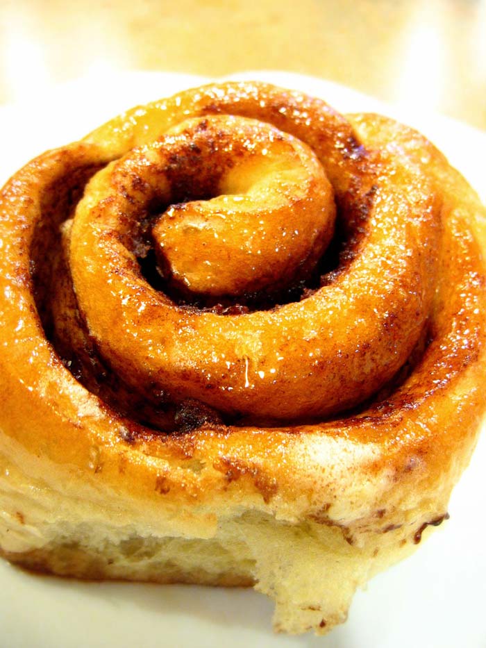 Cinnamon Roll Lines With Ingredient Handling Make Up   Icing   Dunbar