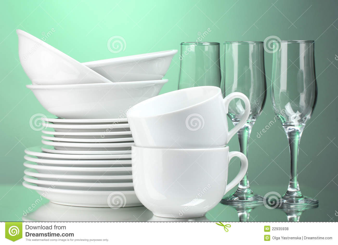 Clean Plates Cups And Glasses Royalty Free Stock Photos   Image