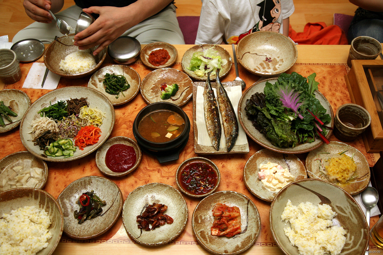 Description Korean Food Bibim Ssambap And Various Banchan 01 Jpg