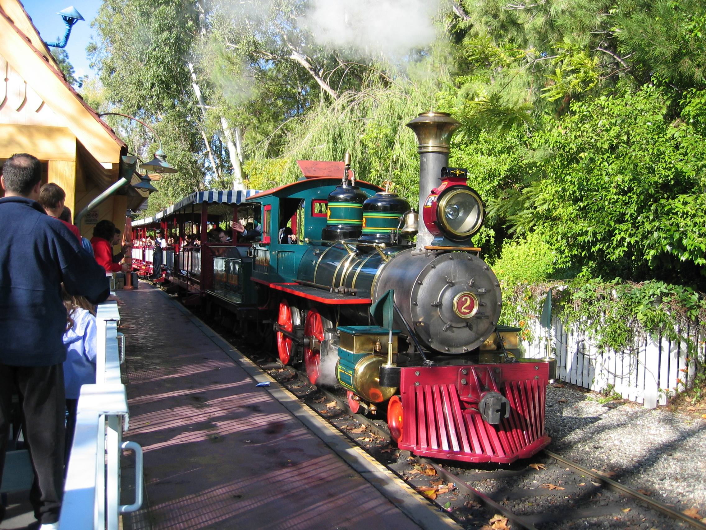 Description Disneylandtrainlocomotive Jpg
