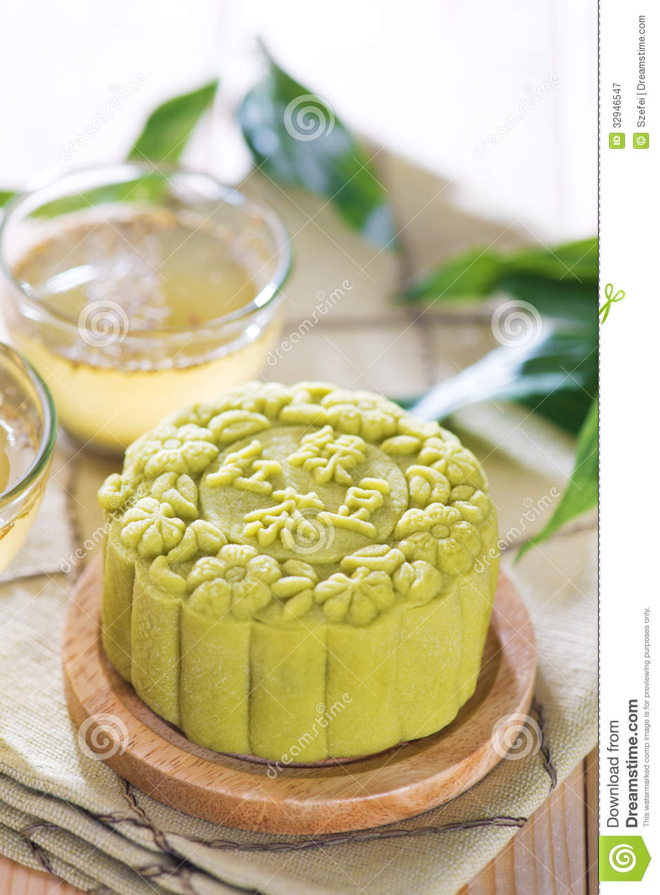 Green Tea With Red Bean Paste Mooncake Royalty Free Stock Photography