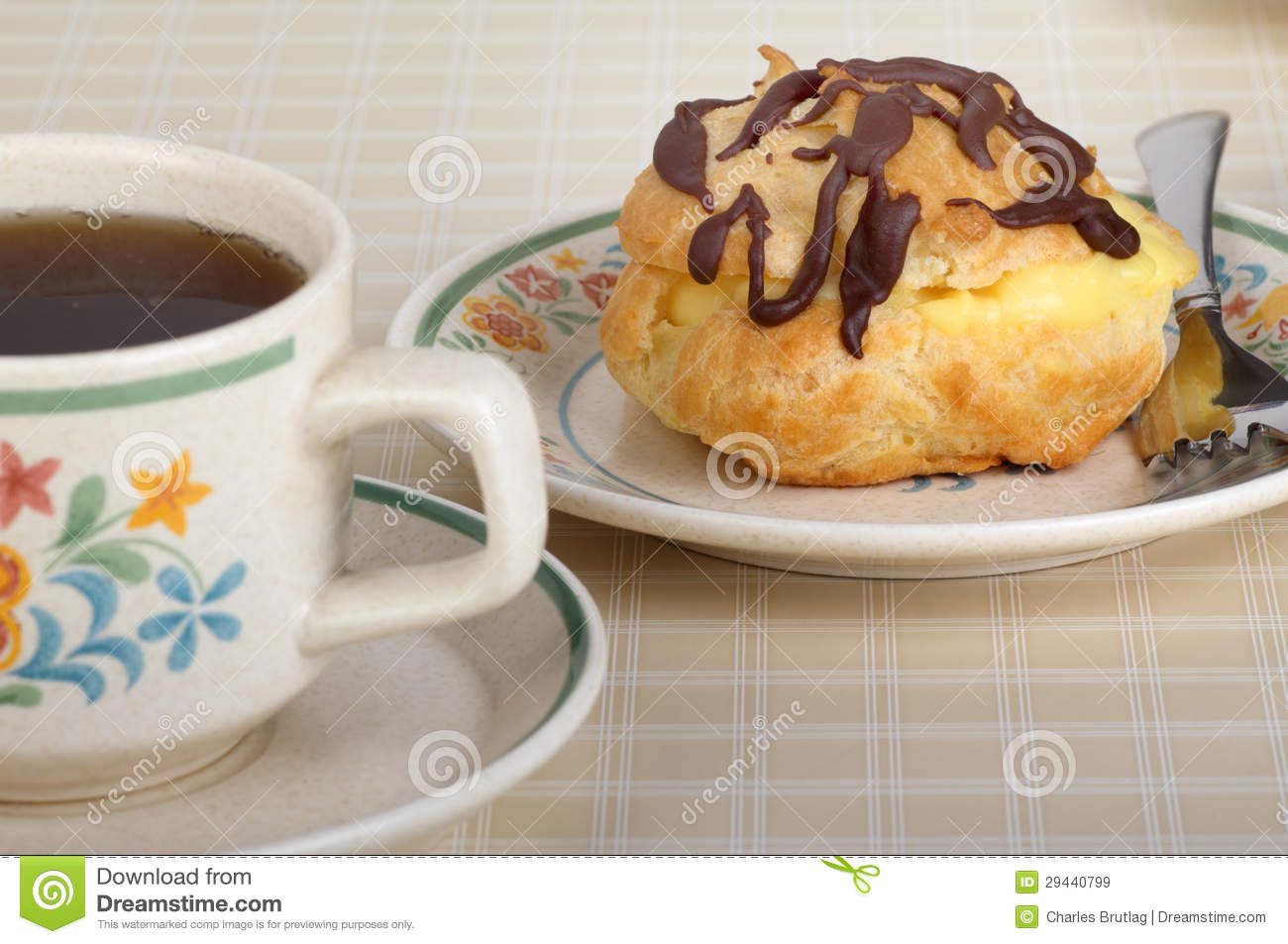Cream Puff Royalty Free Stock Images   Image  29440799