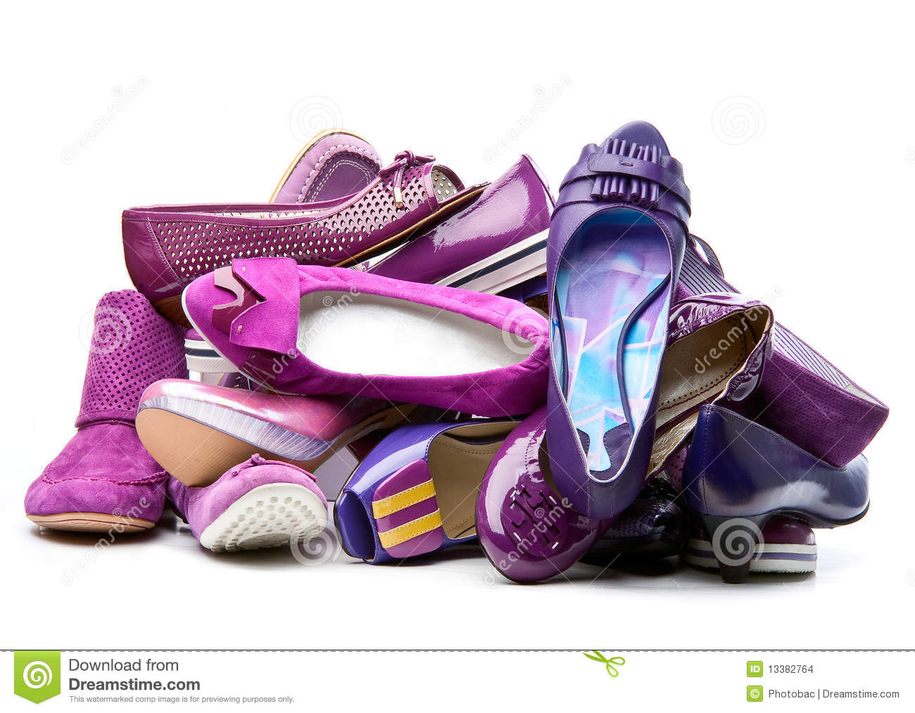 Pile Of Shoes Clipart Pile Of Female Violet Shoes