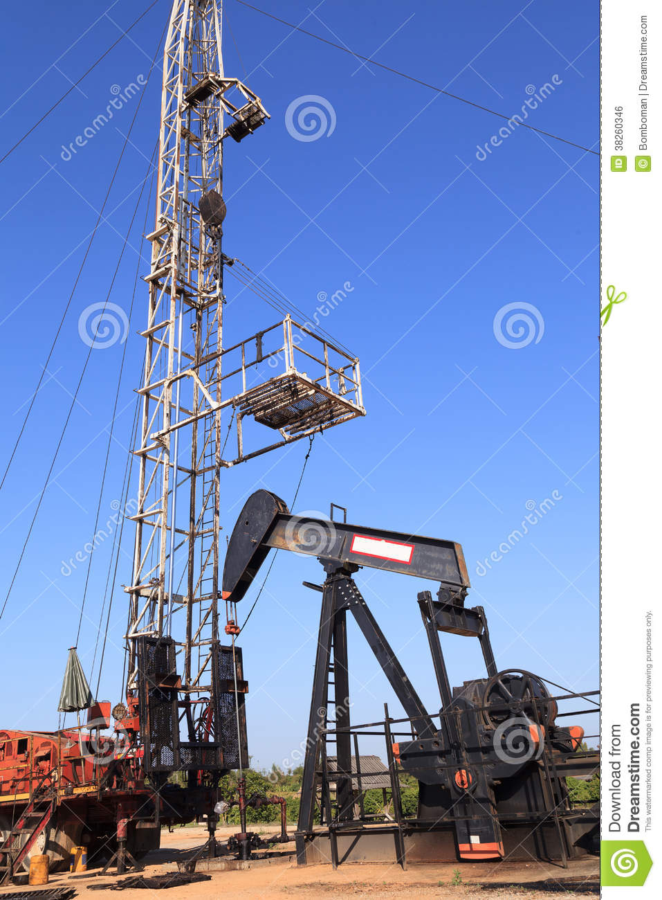 Oil Pump Jack  Sucker Rod Beam  And Workover Royalty Free Stock Image