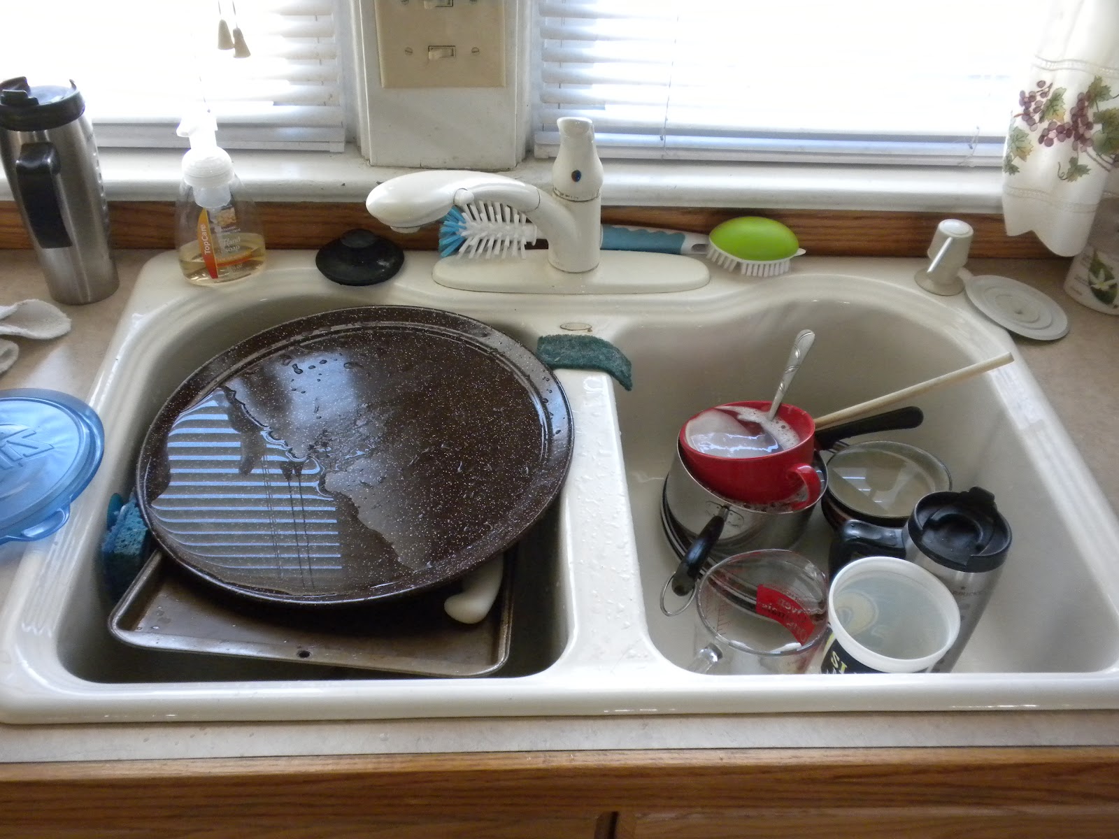 Put Dishes In Sink Clipart Put Dishes In Sink Clipart