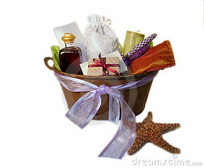 Gift Basket Clip Art Items In A Gift Basket