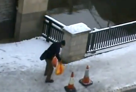 Gallery For   People Slipping On Ice Funny