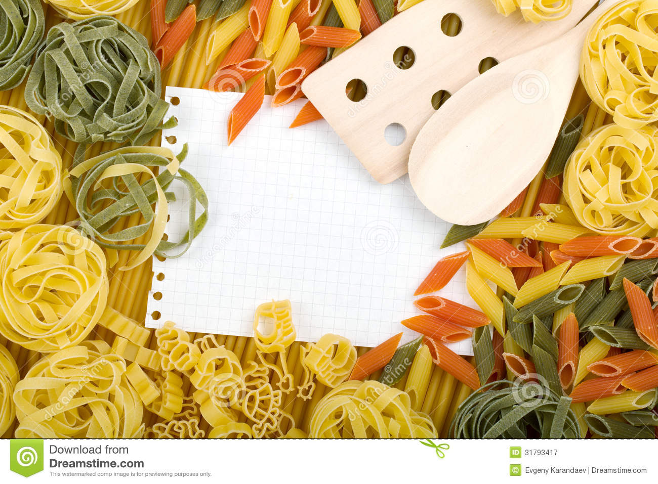 Note Paper On Italian Pasta Background Royalty Free Stock Photography