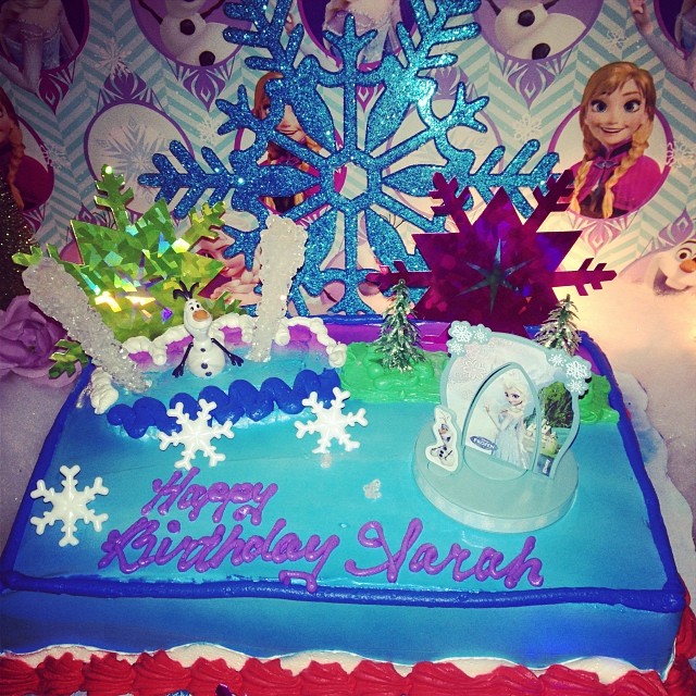 Snap Frozen Themed Birthday Cake Flickr Photo Sharing On Pinterest Rss