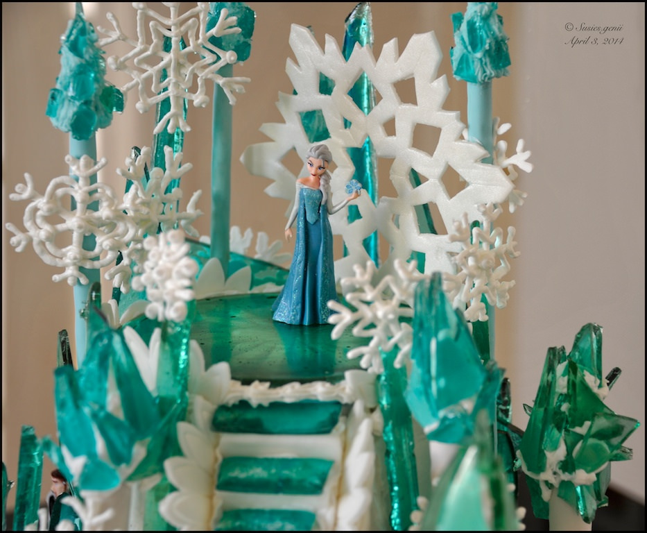 View Fullsize More 9 365   Elsa The Snow Queen  Giant Cupcake  Photos