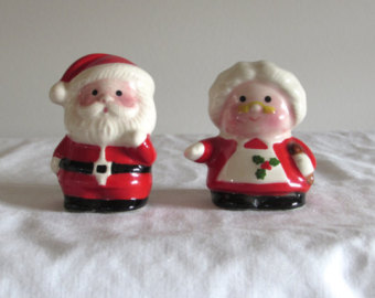 Santa Salt And Pepper Shakers Mr   Mrs Claus    