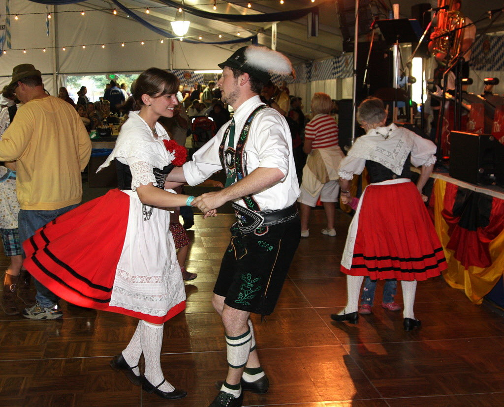Polka Dance German Bands And Polka Dancing