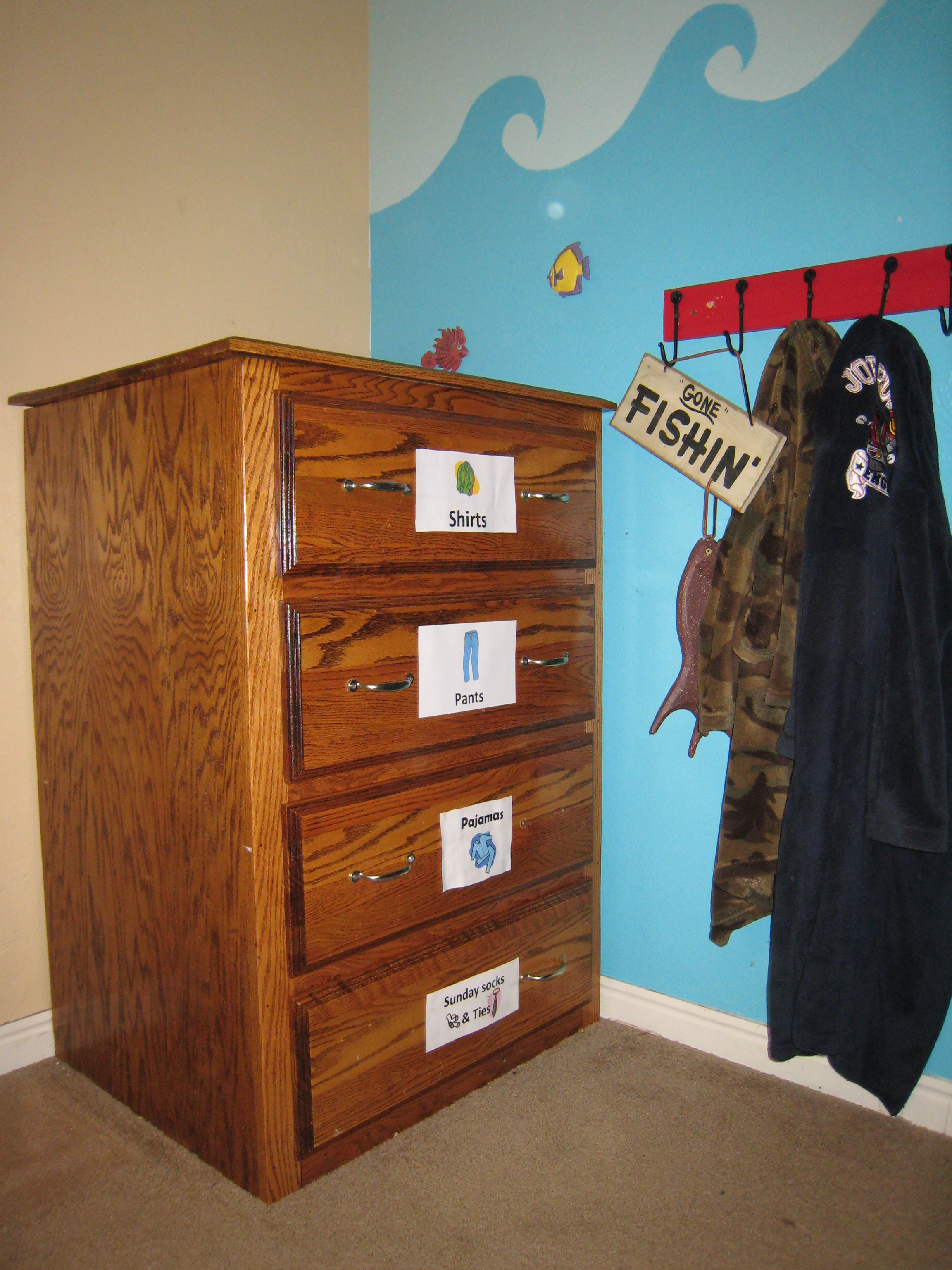 Here S A Labeled Child S Dresser  Put Words  For Readers  Or Clip Art    