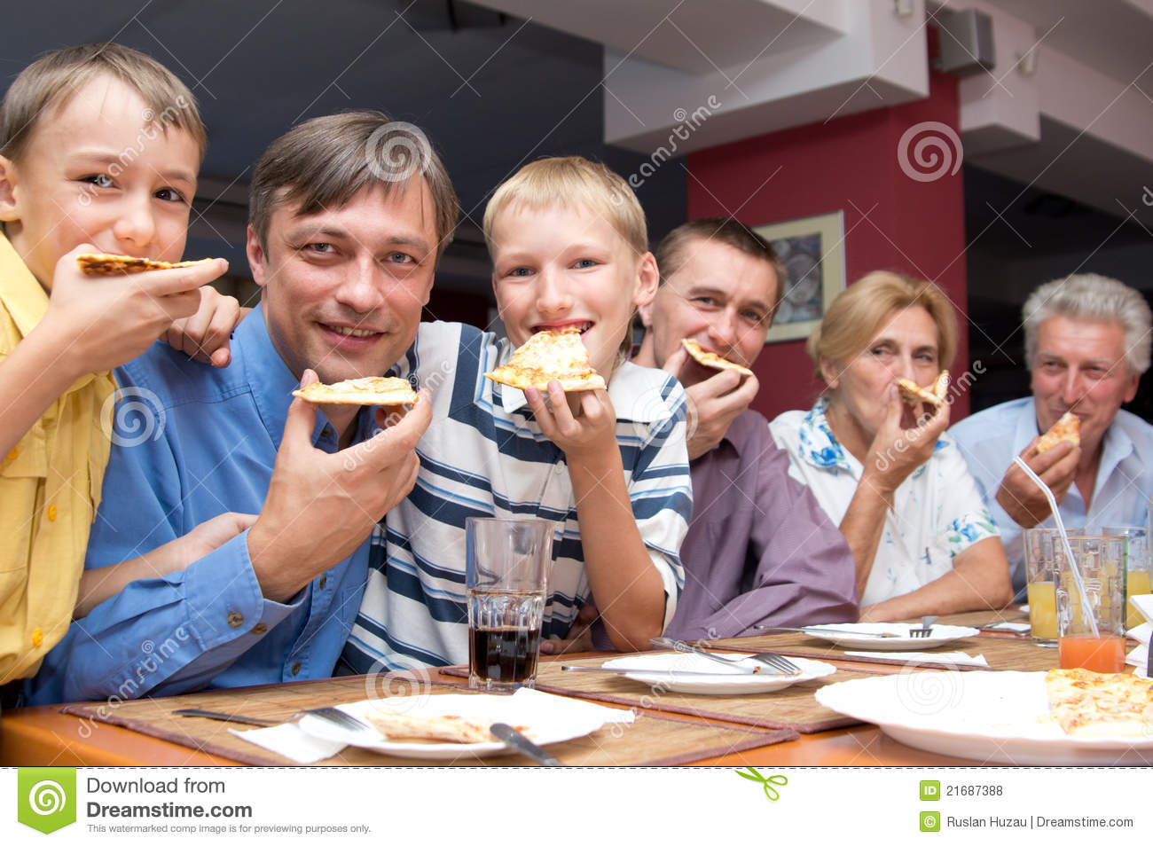 Family Eating Pizza Royalty Free Stock Photos   Image  21687388