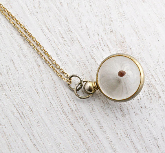 Vintage Mustard Seed Pendant Necklace   1960s Gold Tone Clear Lucite
