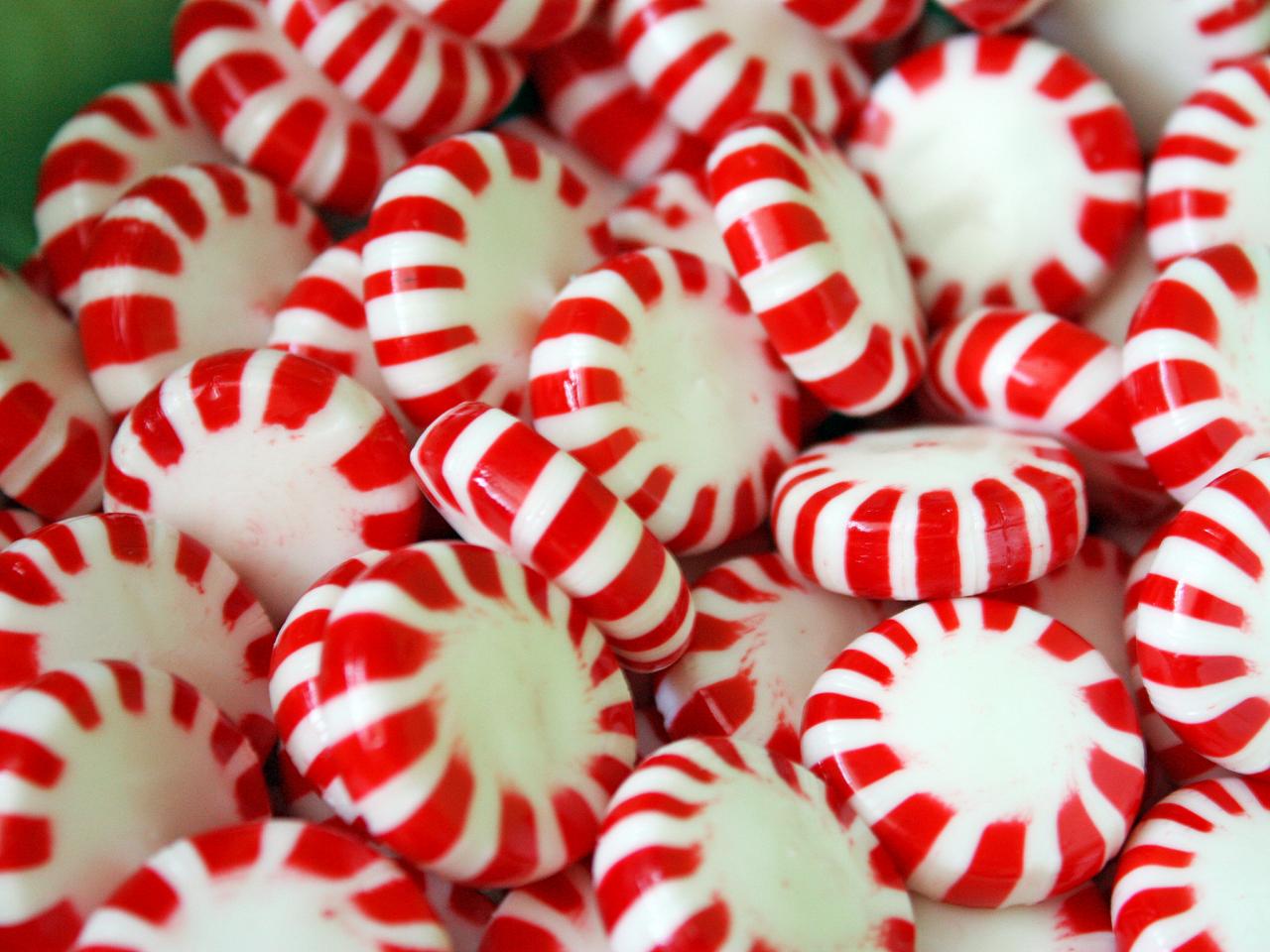 Peppermint Candy Wreath   Easy Crafts And Homemade Decorating   Gift    