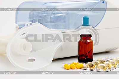 Ultrasonic Nebulizer And Medicines     G215