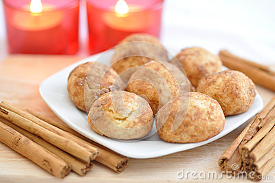 Snickerdoodle Cookies With Cinnamon And Candles