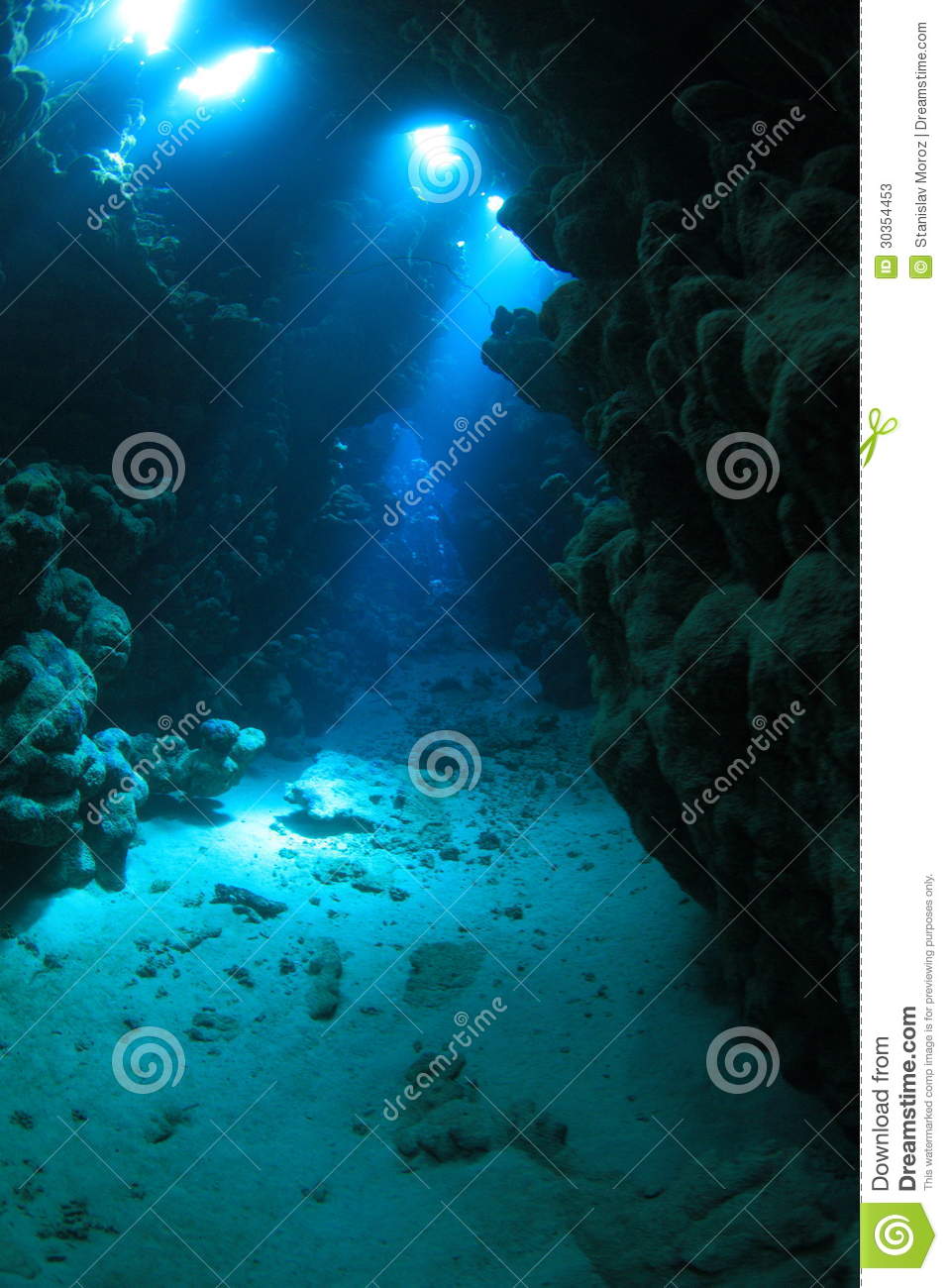 Underwater Cave Stock Photos   Image  30354453
