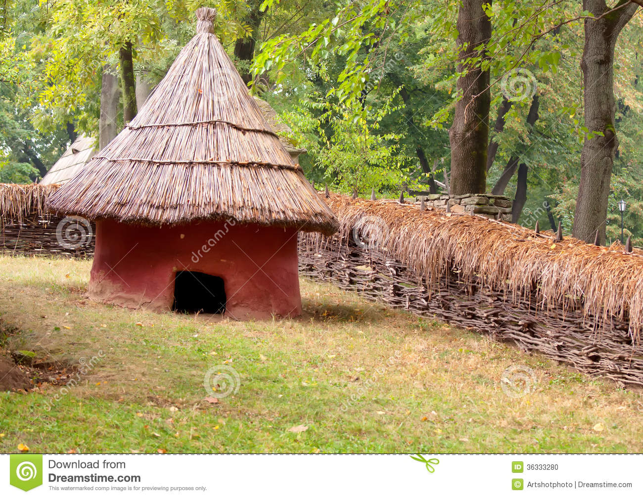 Mud Hut With Straw Roof Stock Photo   Image  36333280