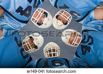 Football Huddle Clip Art Images   Pictures   Becuo