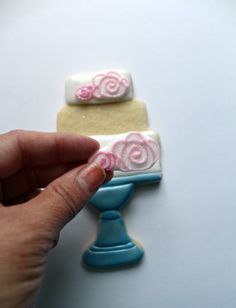 Tutorial Rose Royal Icing Transfer Onto A Wedding Cake Cookie With