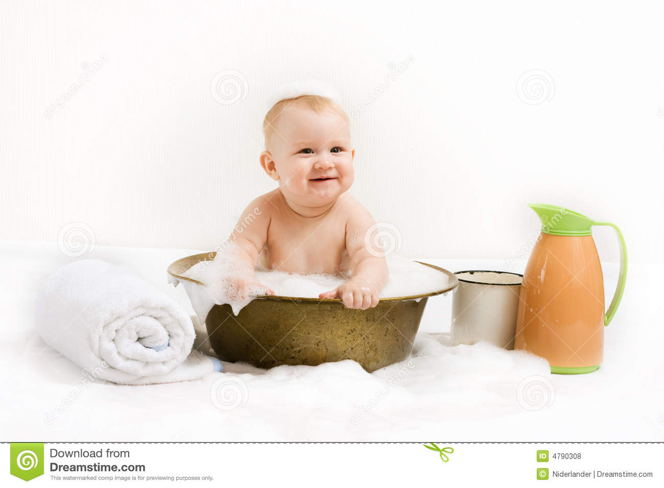 Baby In Vintage Tub Royalty Free Stock Photos   Image  4790308