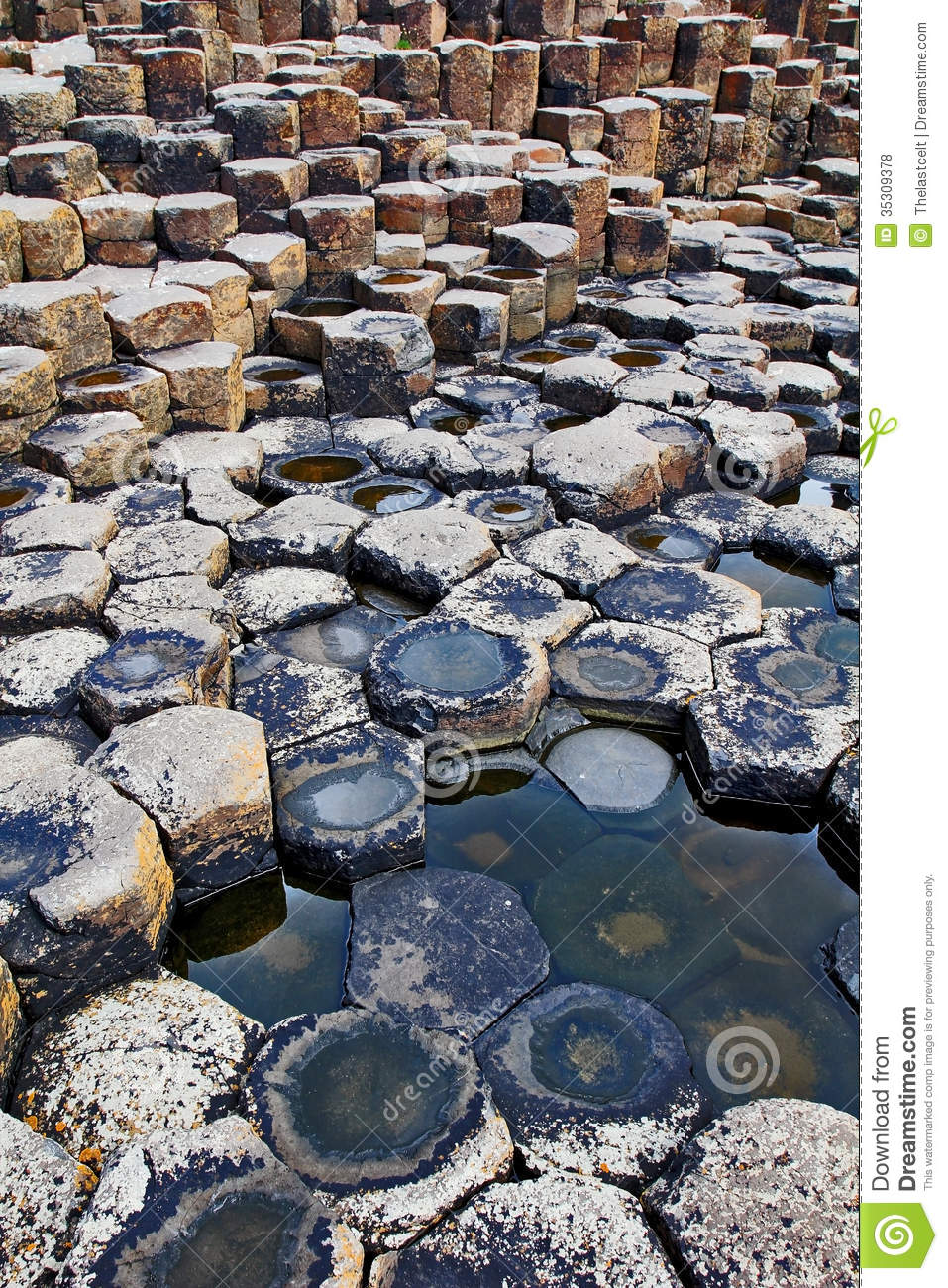 The Hexagonal Basalt Slabs Of Giants Causeway Royalty Free Stock    